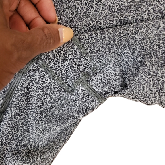 Lululemon Run The Day Cropped Leggings - Picture 9 of 10